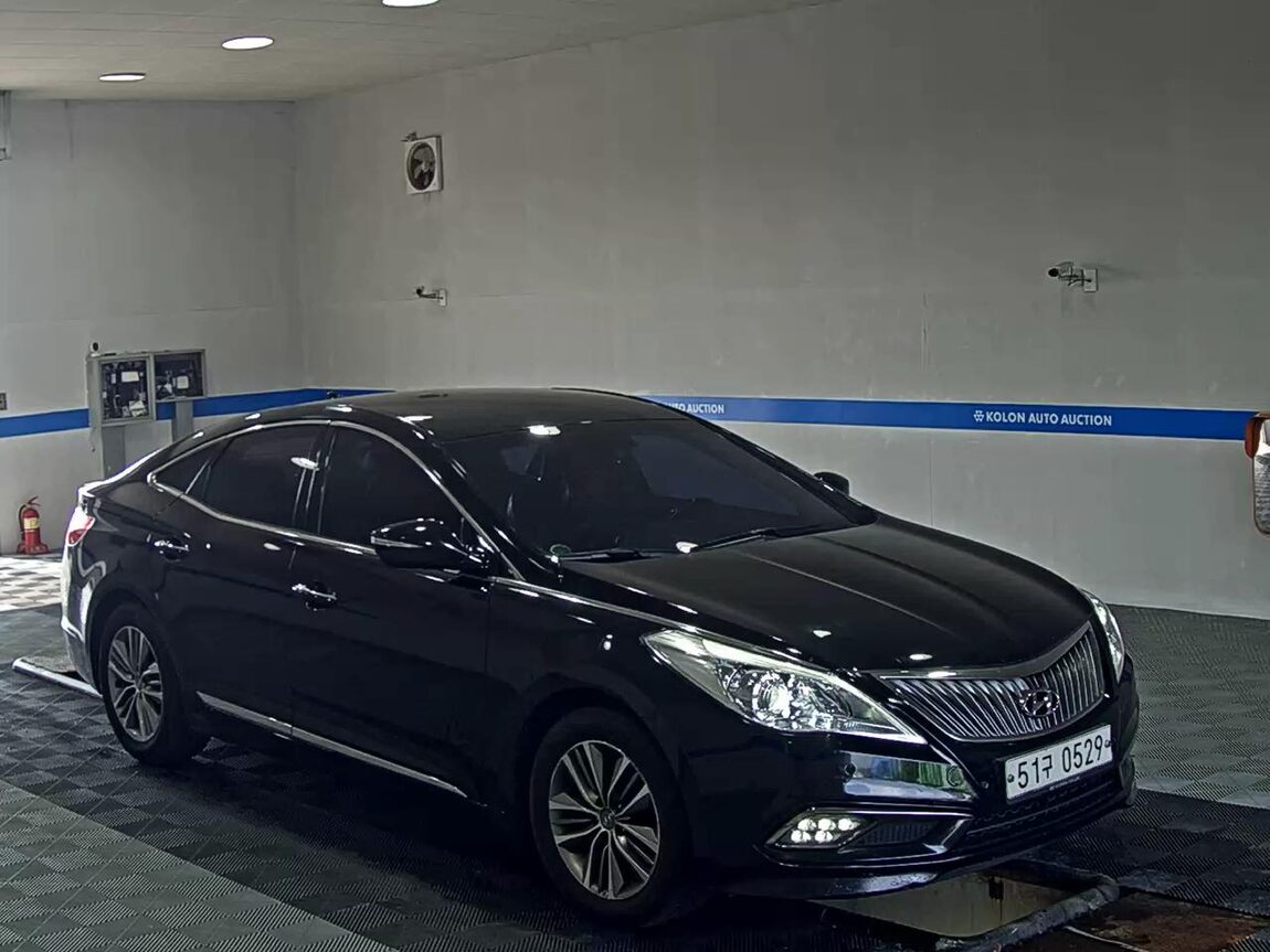 HYUNDAI GRANDEUR HG HG 240 MODERN COLLECTION 2017 - zdjęcie 3