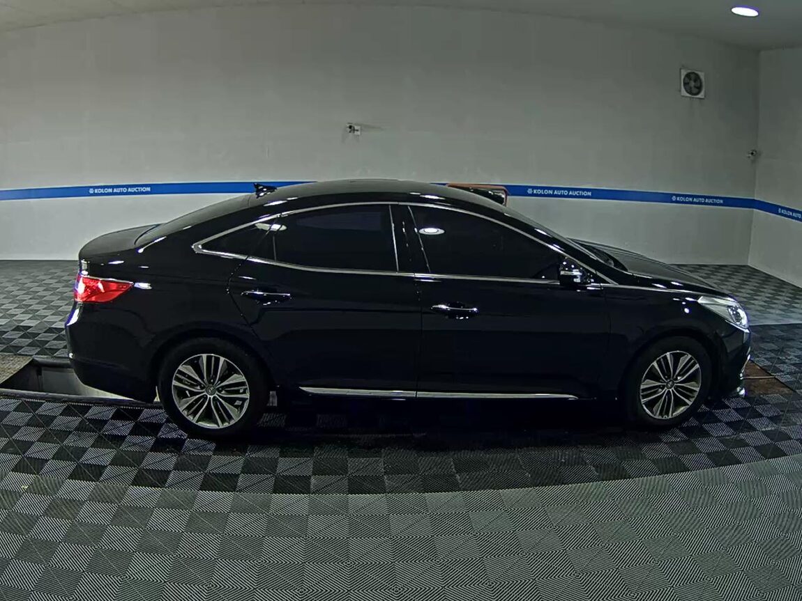HYUNDAI GRANDEUR HG HG 240 MODERN COLLECTION 2017 - zdjęcie 4