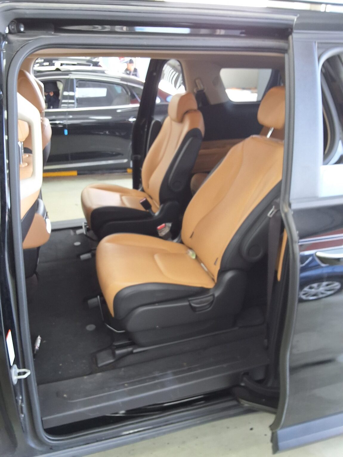 KIA NEW CARNIVAL (KA4) 9-SEATER DIESEL PRESTIGE 2023 - zdjęcie 12