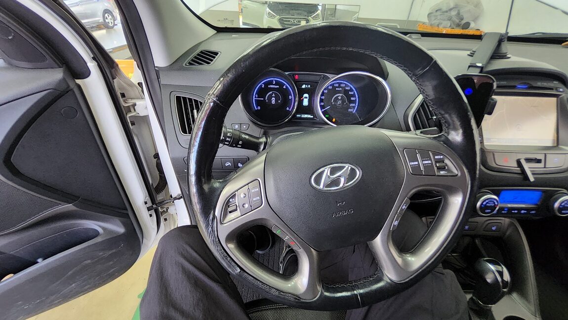 HYUNDAI NEW TUCSON ix DIESEL R2.0 2WD MODERN 2014 - zdjęcie 17
