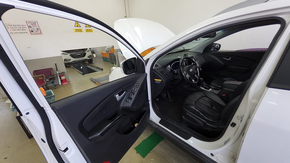 HYUNDAI NEW TUCSON ix DIESEL R2.0 2WD MODERN 2014 - zdjęcie 10