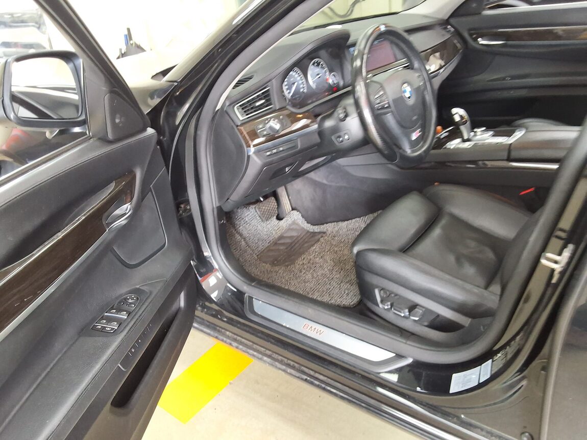 BMW 7 SERIES (5TH GEN) 750Li xDRIVE 2012 - zdjęcie 11