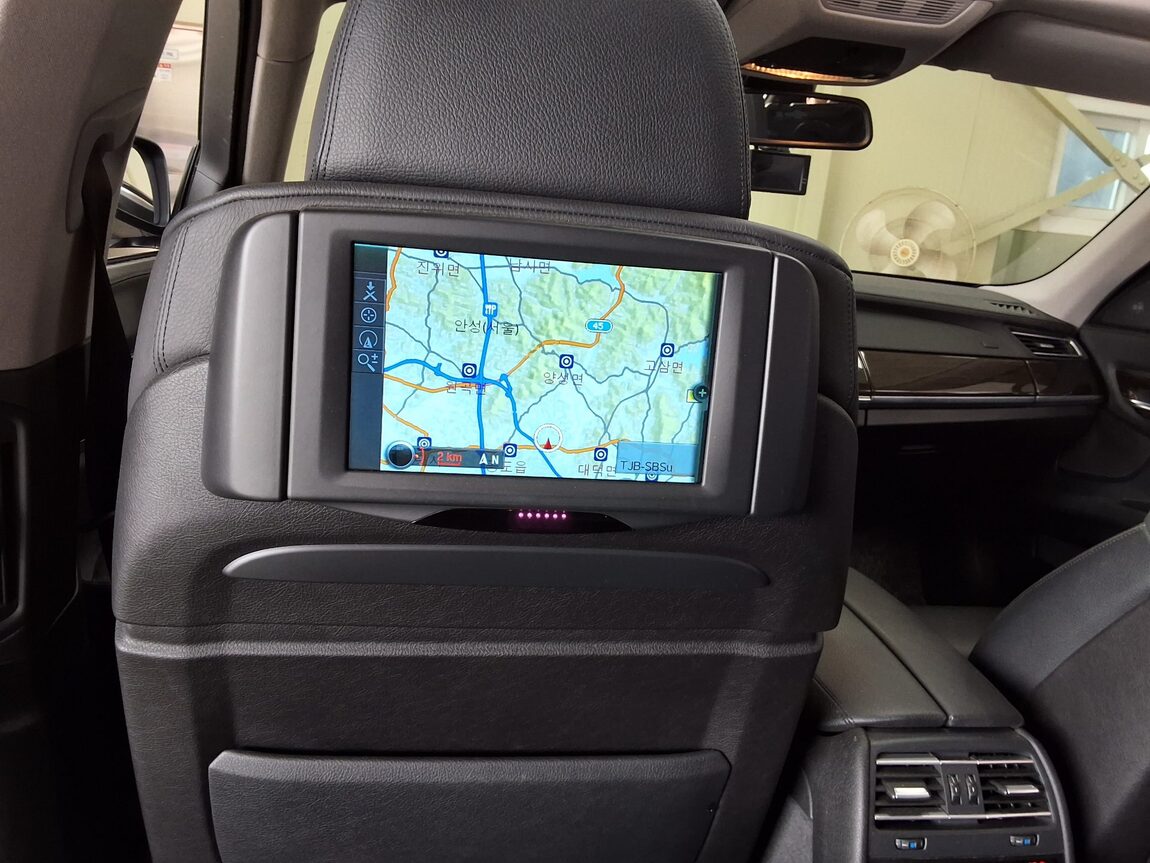 BMW 7 SERIES (5TH GEN) 750Li xDRIVE 2012 - zdjęcie 29
