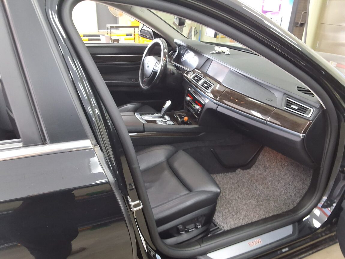 BMW 7 SERIES (5TH GEN) 750Li xDRIVE 2012 - zdjęcie 15