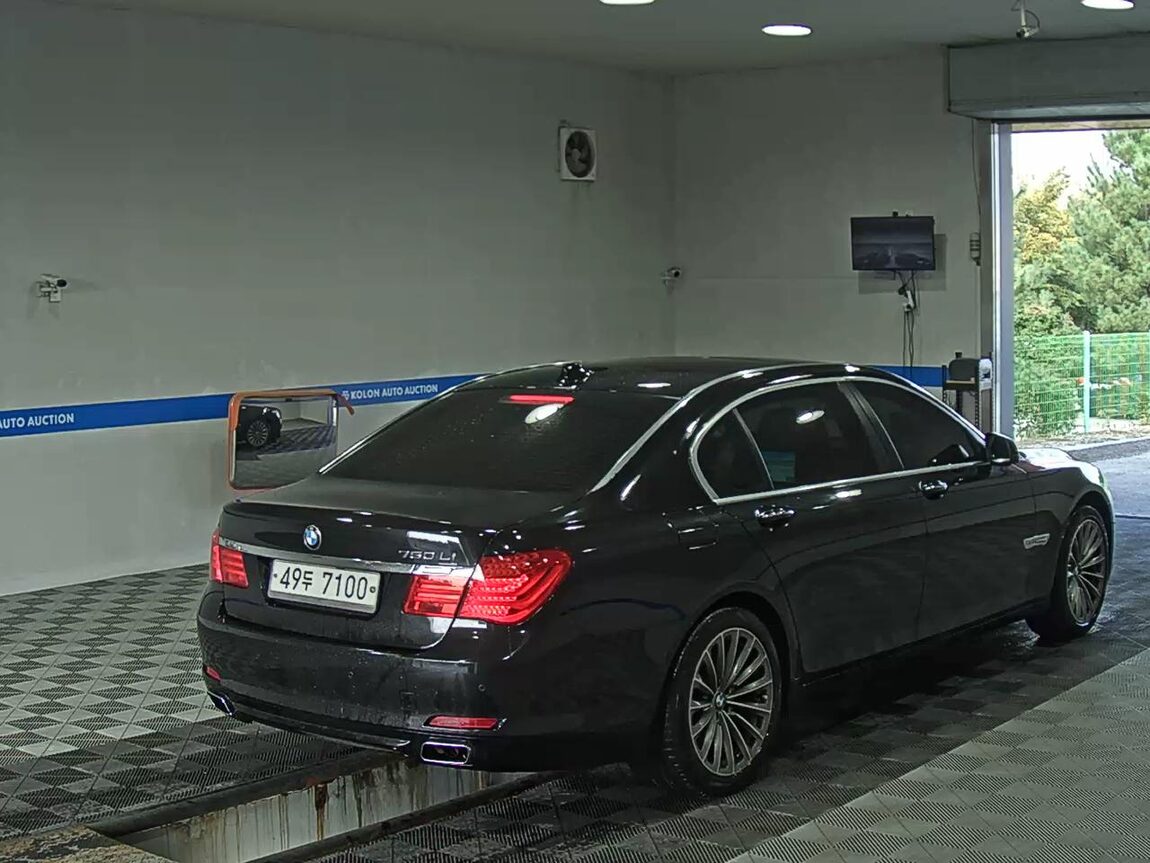 BMW 7 SERIES (5TH GEN) 750Li xDRIVE 2012 - zdjęcie 5