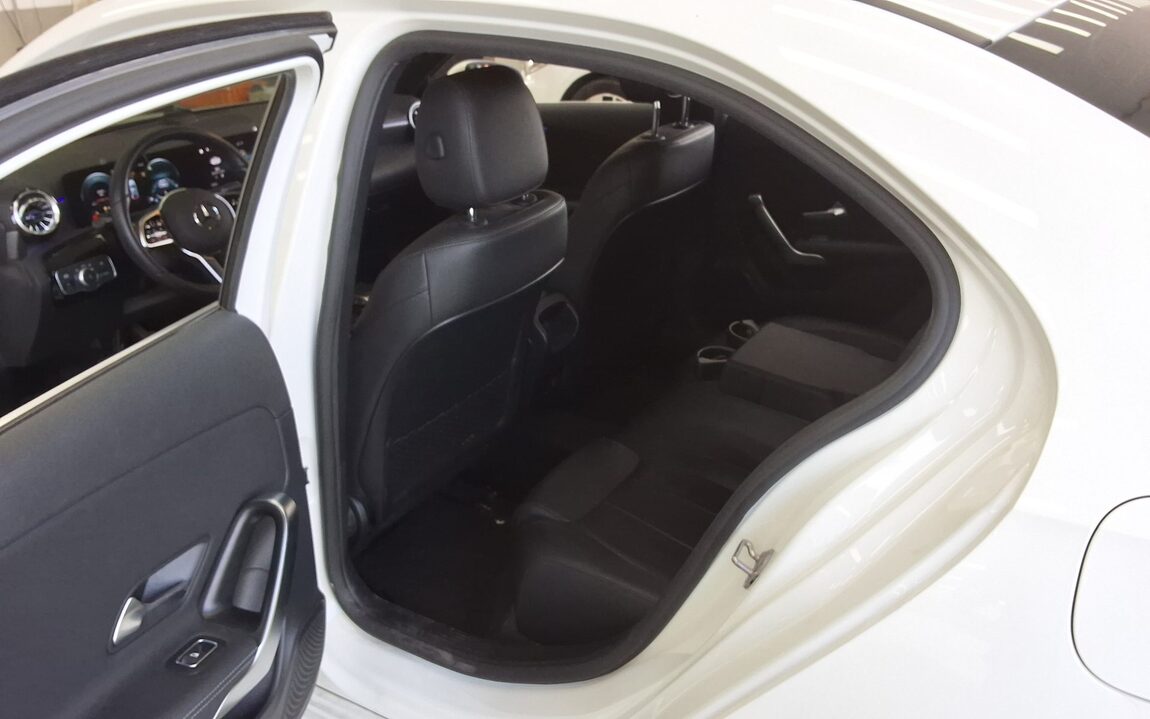 MERCEDES-BENZ A-CLASS (4TH GEN) A220 SEDAN 2022 - zdjęcie 12
