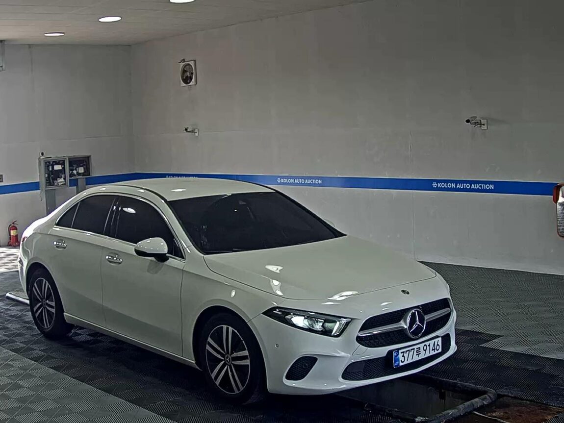 MERCEDES-BENZ A-CLASS (4TH GEN) A220 SEDAN 2022 - zdjęcie 3