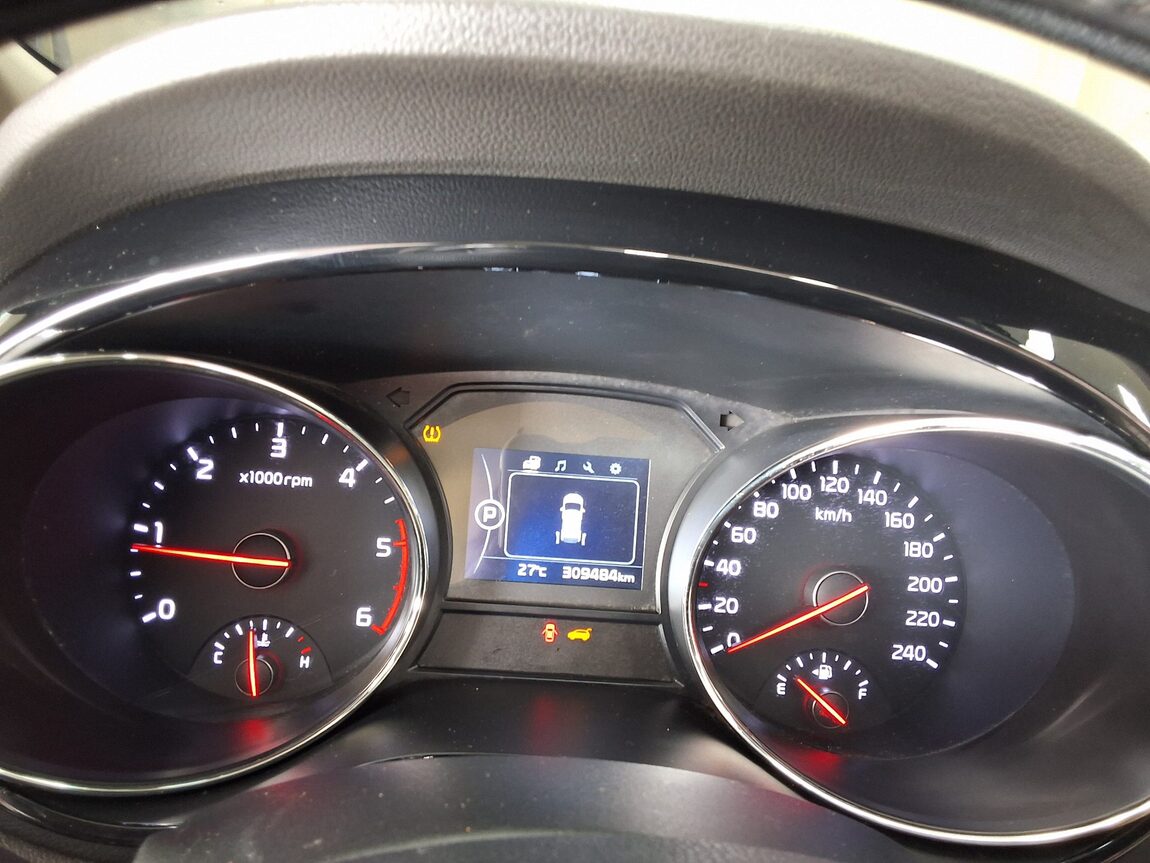 KIA ALL NEW CARNIVAL 9-SEATER DIESEL PRESTIGE 2016 - zdjęcie 10