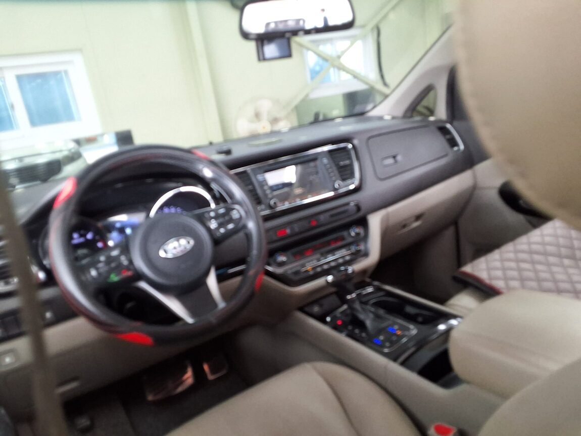 KIA ALL NEW CARNIVAL 9-SEATER DIESEL PRESTIGE 2016 - zdjęcie 12