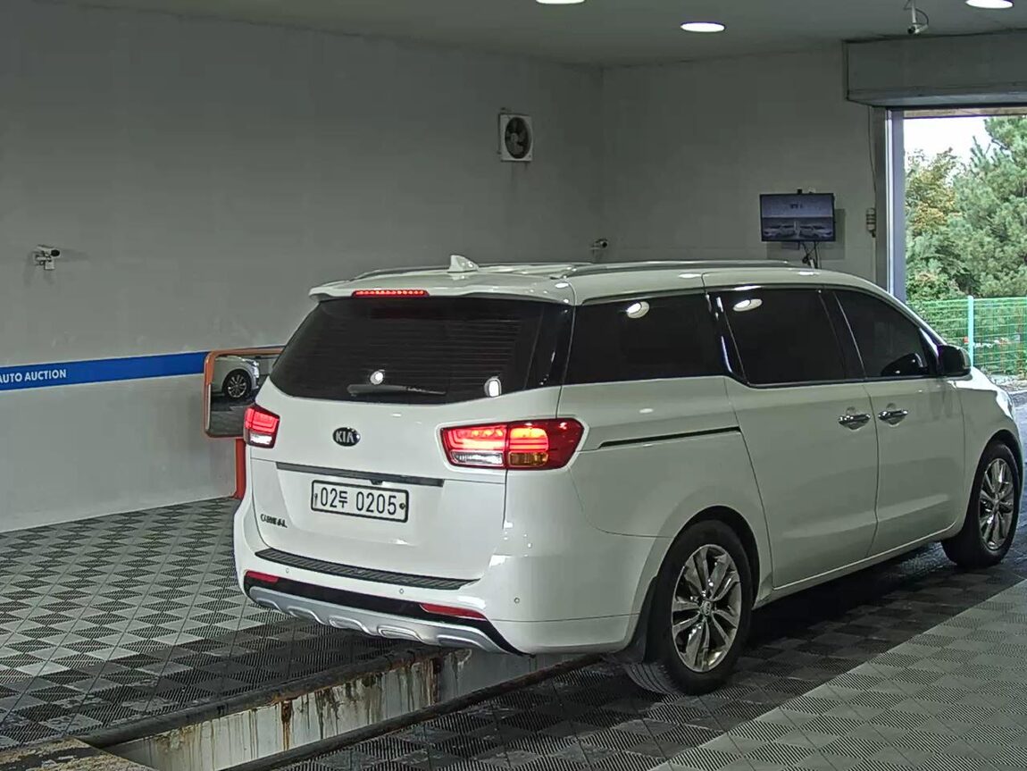 KIA ALL NEW CARNIVAL 9-SEATER DIESEL PRESTIGE 2016 - zdjęcie 5