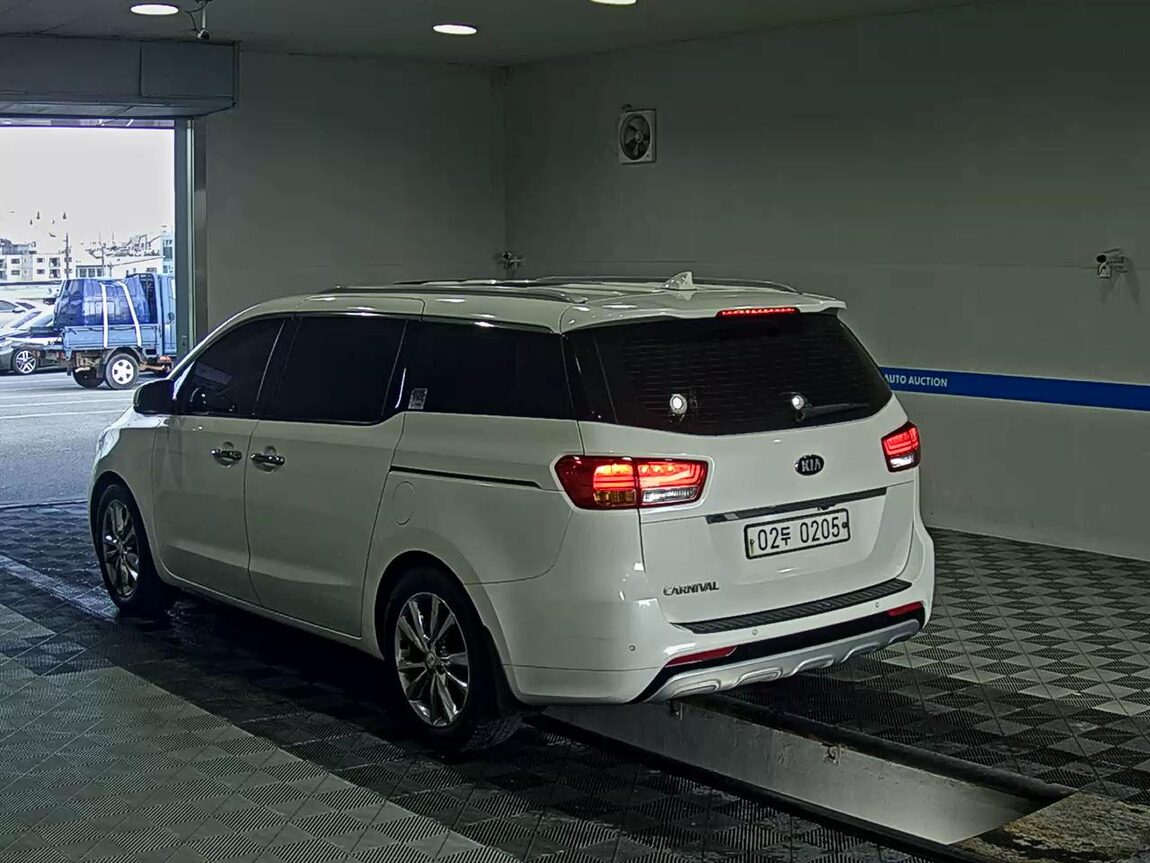 KIA ALL NEW CARNIVAL 9-SEATER DIESEL PRESTIGE 2016 - zdjęcie 6