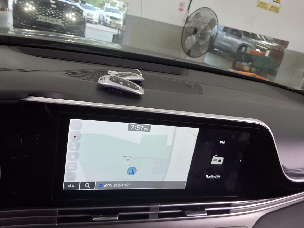HYUNDAI THE NEW GRANDEUR IG HYBRID 2.4 HEV PREMIUM 2022 - zdjęcie 17