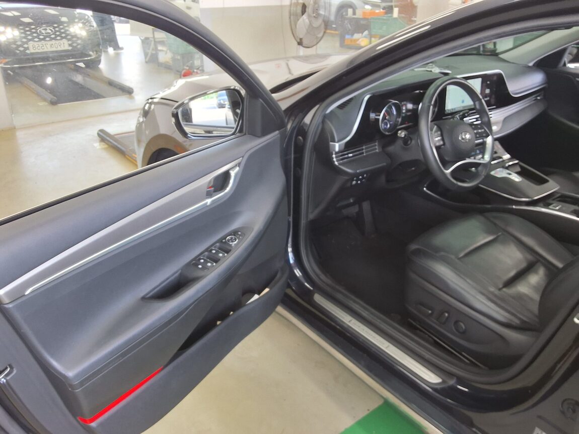 HYUNDAI THE NEW GRANDEUR IG HYBRID 2.4 HEV PREMIUM 2022 - zdjęcie 10