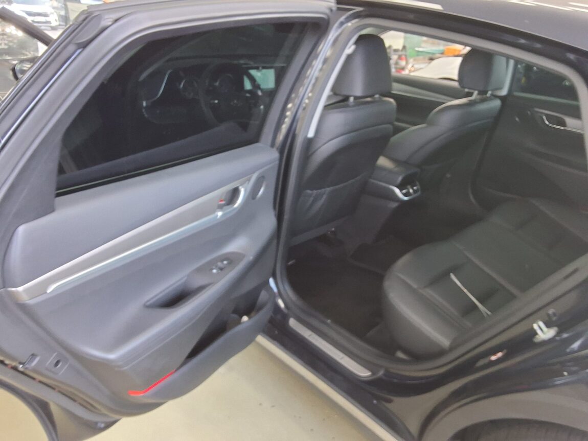 HYUNDAI THE NEW GRANDEUR IG HYBRID 2.4 HEV PREMIUM 2022 - zdjęcie 12