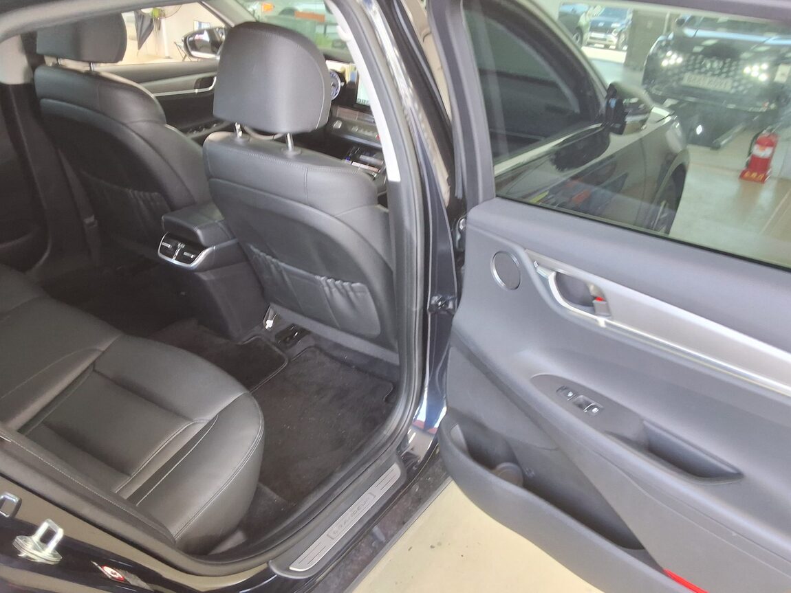 HYUNDAI THE NEW GRANDEUR IG HYBRID 2.4 HEV PREMIUM 2022 - zdjęcie 13