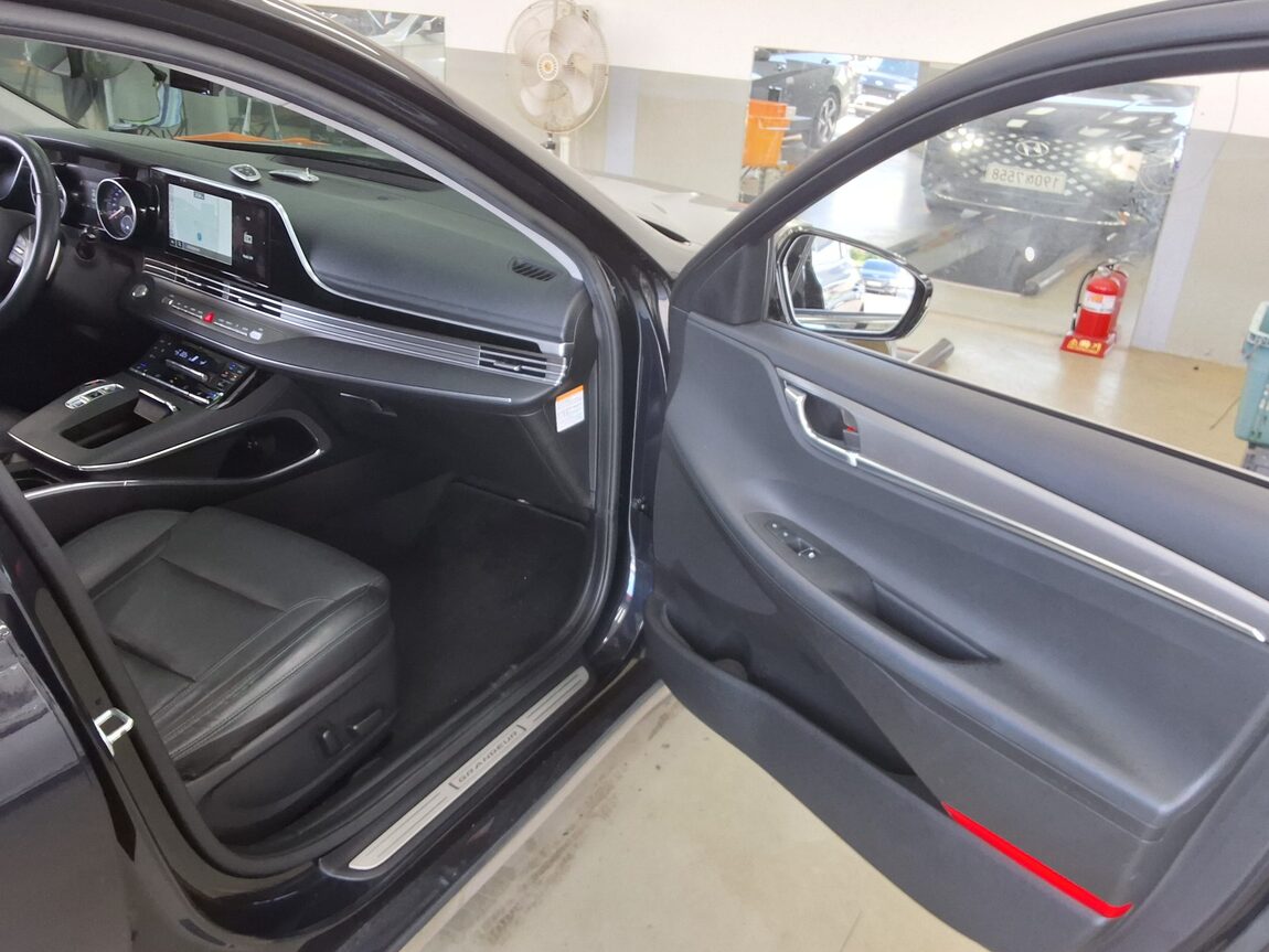 HYUNDAI THE NEW GRANDEUR IG HYBRID 2.4 HEV PREMIUM 2022 - zdjęcie 14