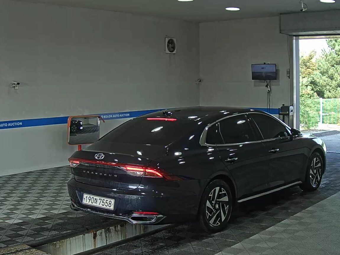 HYUNDAI THE NEW GRANDEUR IG HYBRID 2.4 HEV PREMIUM 2022 - zdjęcie 5