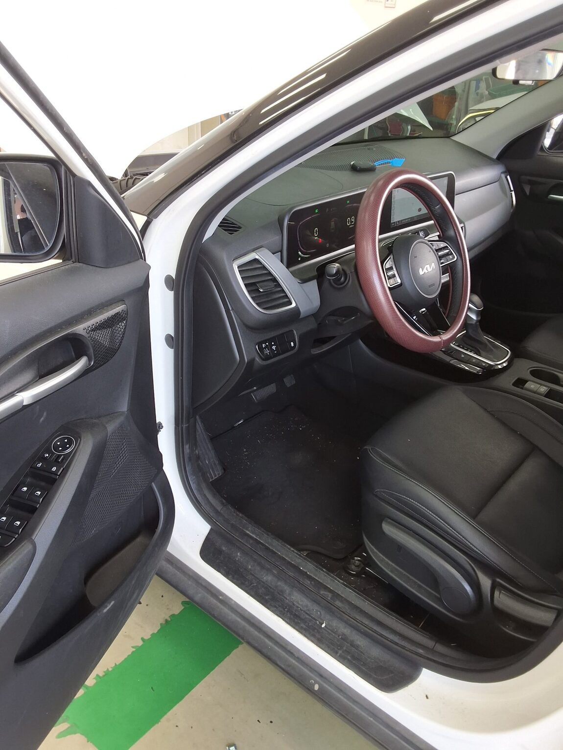 KIA THE NEW SELTOS 1.6 GASOLINE TURBO 2WD TRENDY 2023 - zdjęcie 10