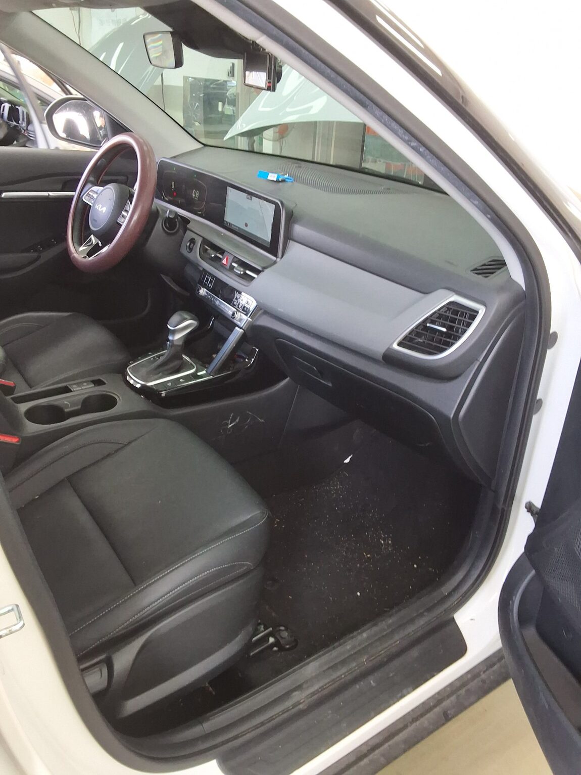 KIA THE NEW SELTOS 1.6 GASOLINE TURBO 2WD TRENDY 2023 - zdjęcie 14