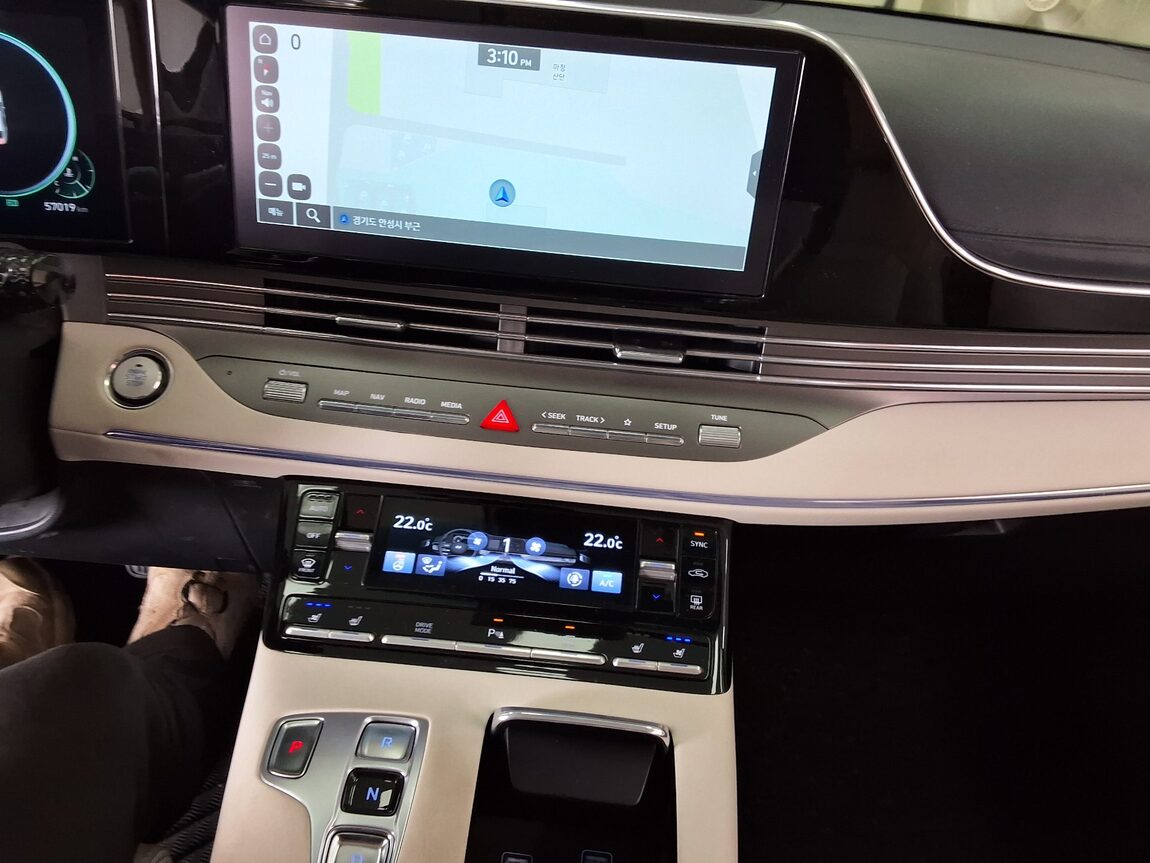 HYUNDAI THE NEW GRANDEUR IG GASOLINE 2.5 LE BLANC 2023 - zdjęcie 24