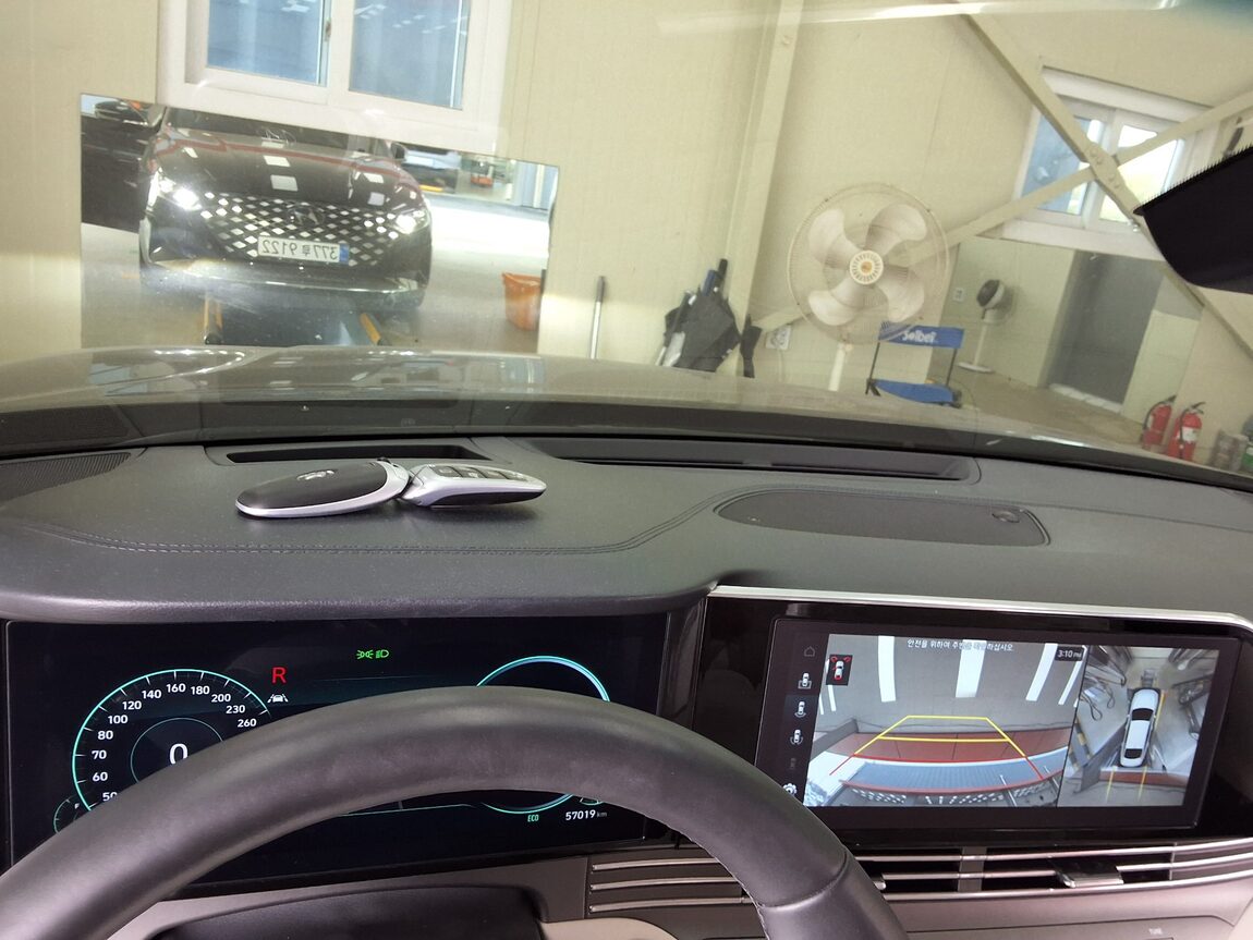 HYUNDAI THE NEW GRANDEUR IG GASOLINE 2.5 LE BLANC 2023 - zdjęcie 25