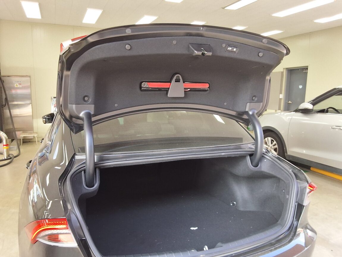 HYUNDAI THE NEW GRANDEUR IG GASOLINE 2.5 LE BLANC 2023 - zdjęcie 16