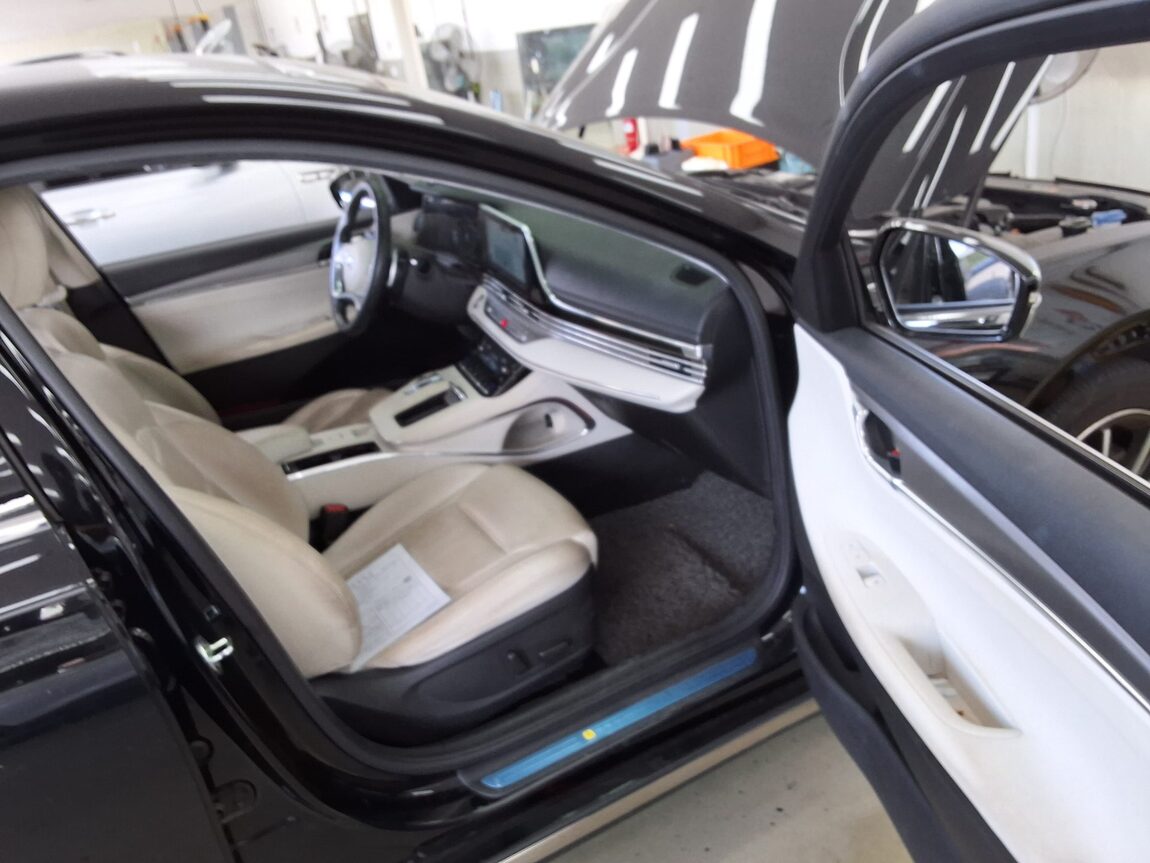 HYUNDAI THE NEW GRANDEUR IG GASOLINE 2.5 LE BLANC 2023 - zdjęcie 14