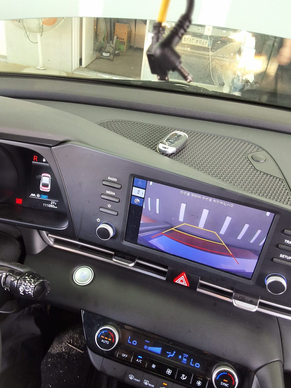HYUNDAI AVANTE (CN7) 1.6 GASOLINE SMART 2023 - zdjęcie 17