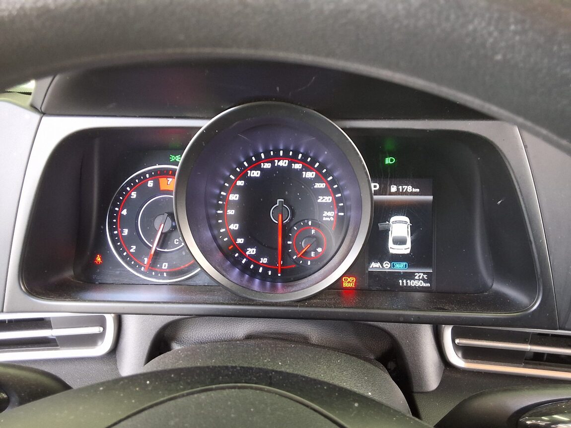 HYUNDAI AVANTE (CN7) 1.6 GASOLINE SMART 2023 - zdjęcie 9