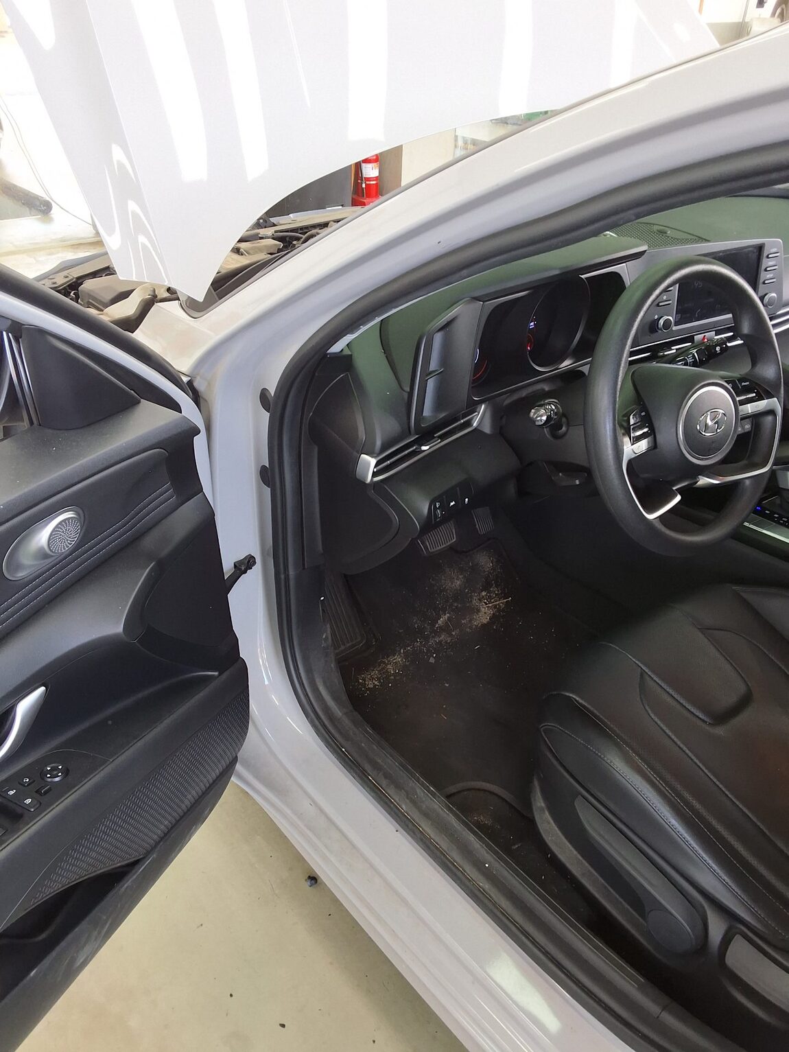 HYUNDAI AVANTE (CN7) 1.6 GASOLINE SMART 2023 - zdjęcie 10