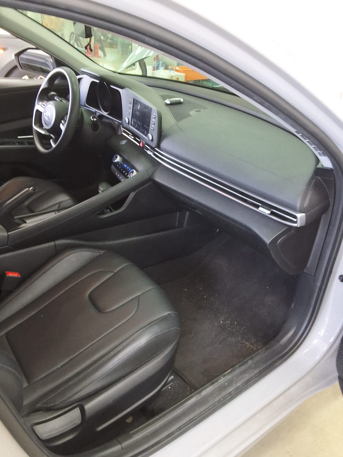 HYUNDAI AVANTE (CN7) 1.6 GASOLINE SMART 2023 - zdjęcie 14