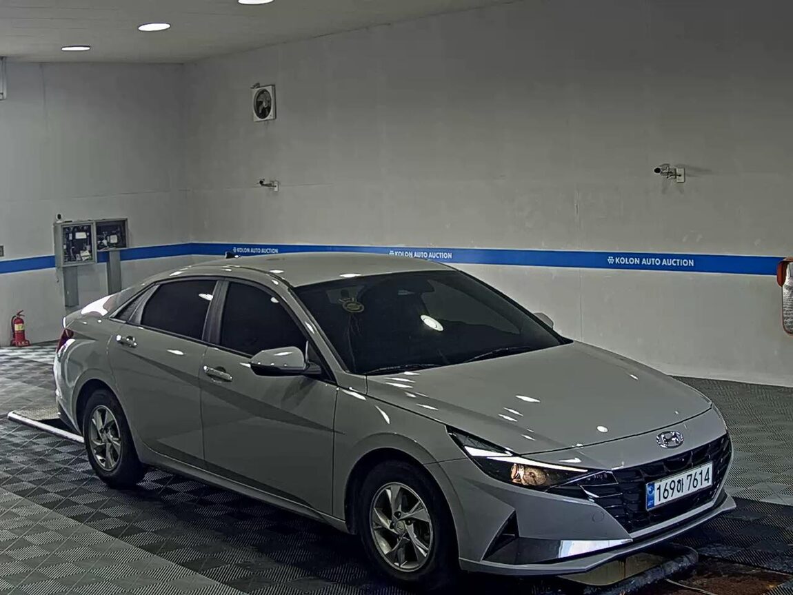 HYUNDAI AVANTE (CN7) 1.6 GASOLINE SMART 2023 - zdjęcie 3