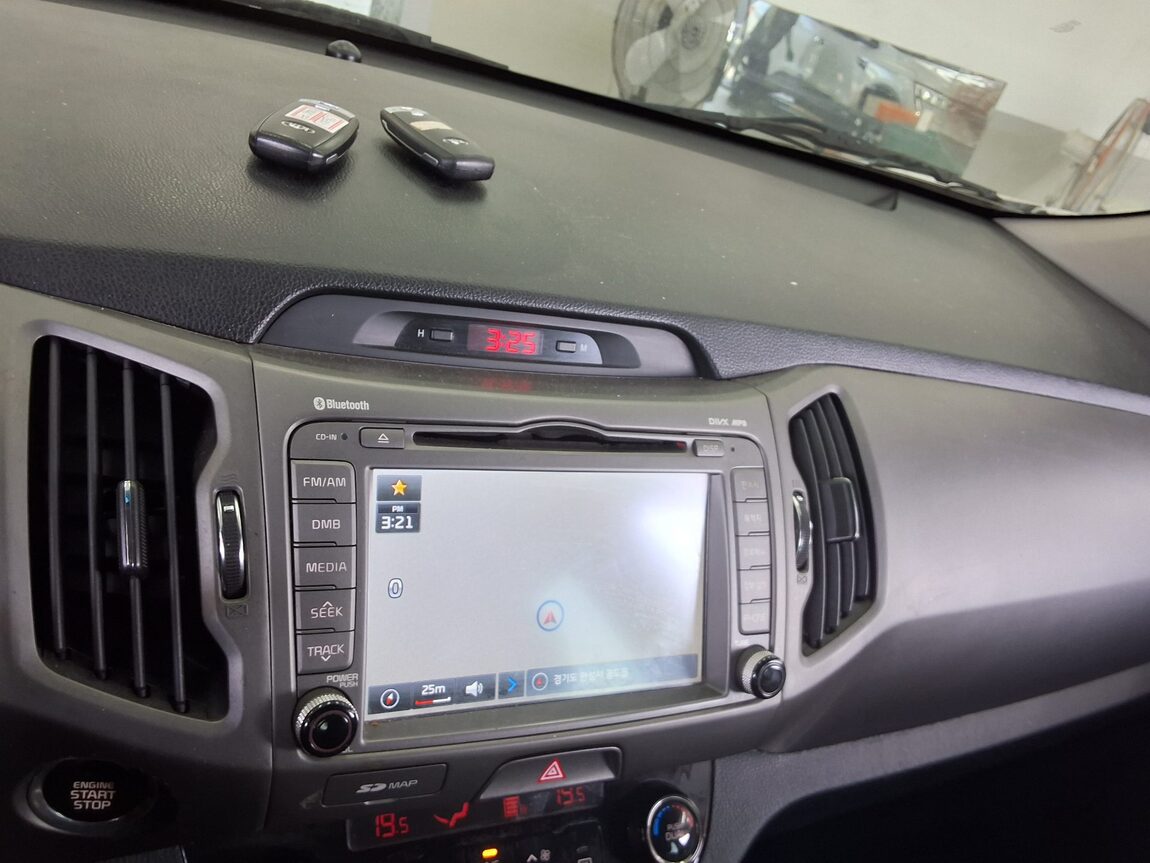 KIA THE NEW SPORTAGE R DIESEL R2.0 2WD TRENDY 2014 - zdjęcie 18