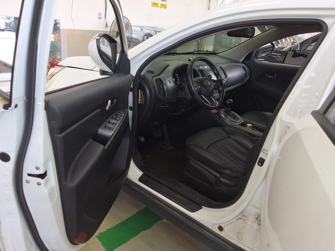 KIA THE NEW SPORTAGE R DIESEL R2.0 2WD TRENDY 2014 - zdjęcie 11
