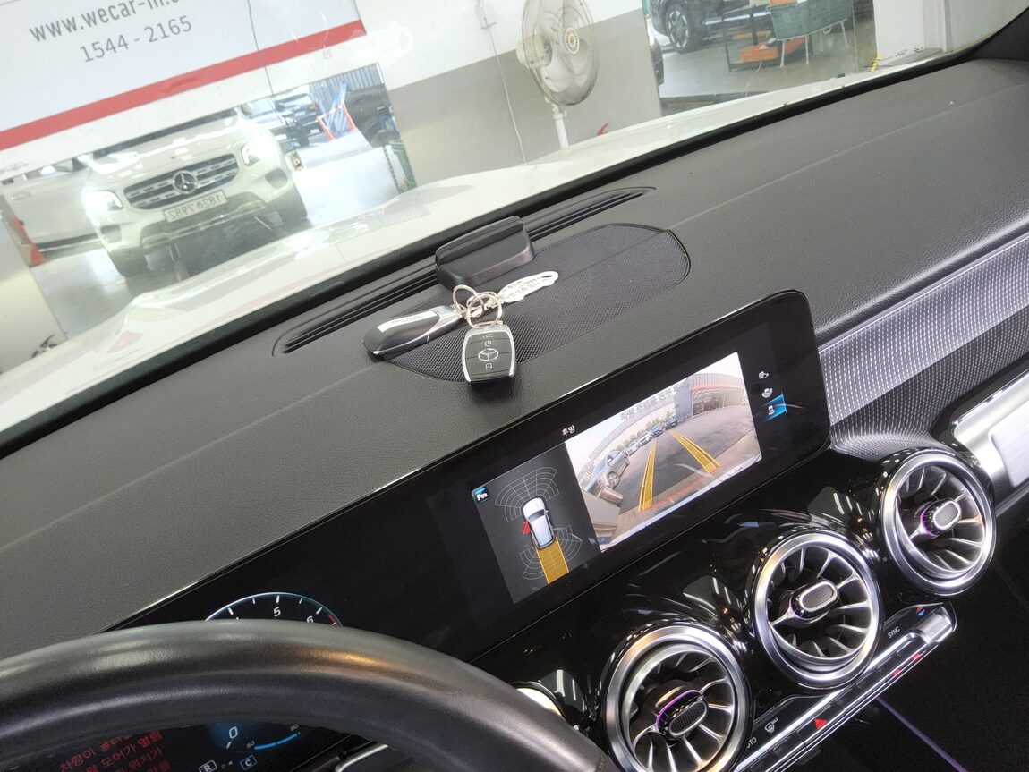 MERCEDES-BENZ GLB-CLASS GLB 220 2021 - zdjęcie 18