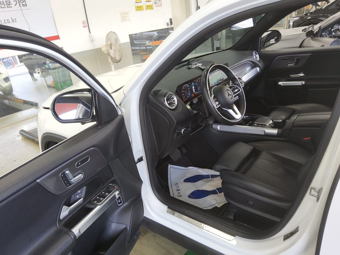 MERCEDES-BENZ GLB-CLASS GLB 220 2021 - zdjęcie 10
