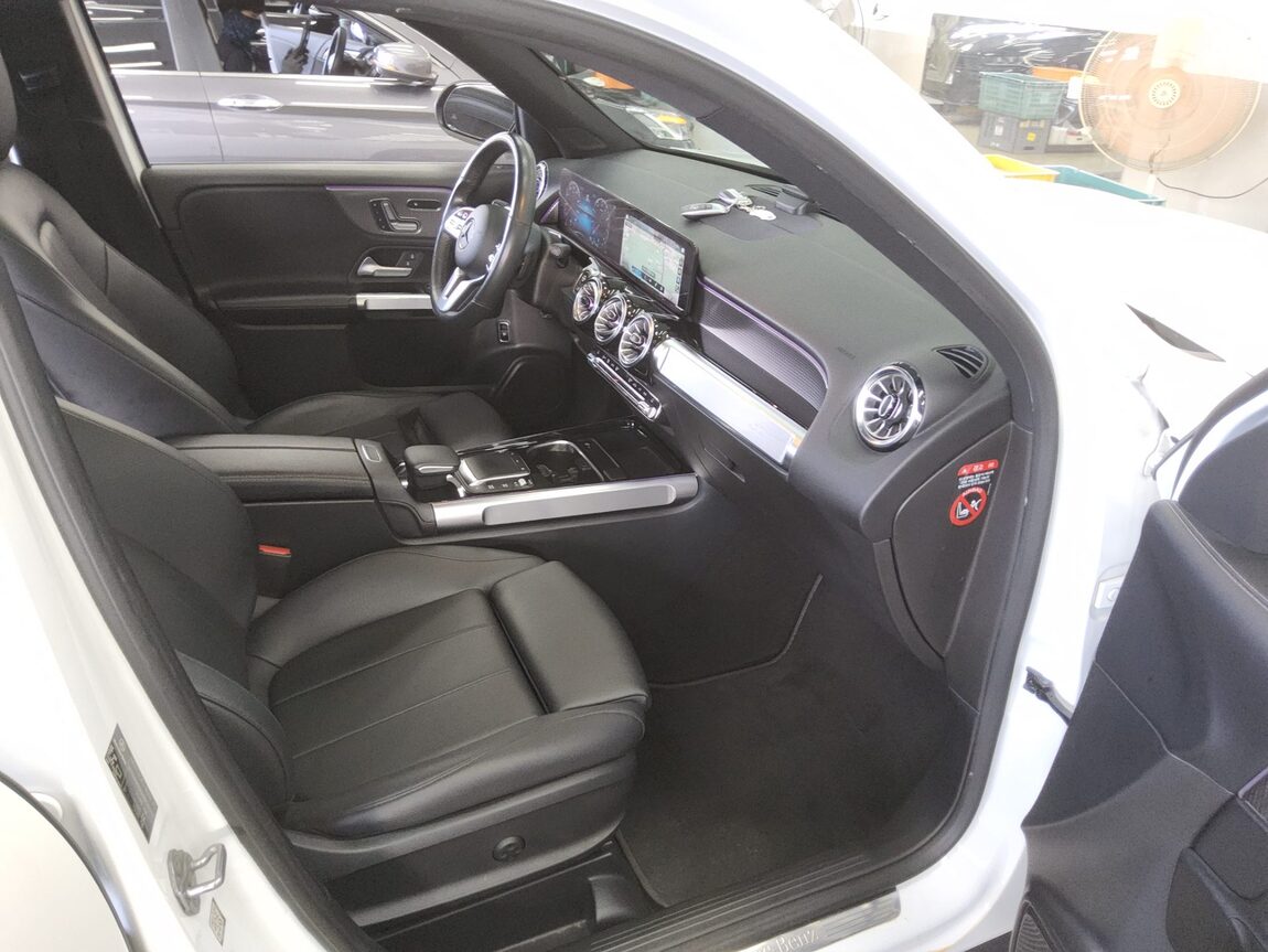 MERCEDES-BENZ GLB-CLASS GLB 220 2021 - zdjęcie 14