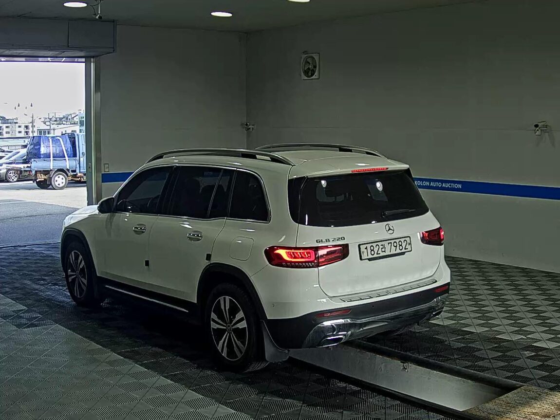 MERCEDES-BENZ GLB-CLASS GLB 220 2021 - zdjęcie 6