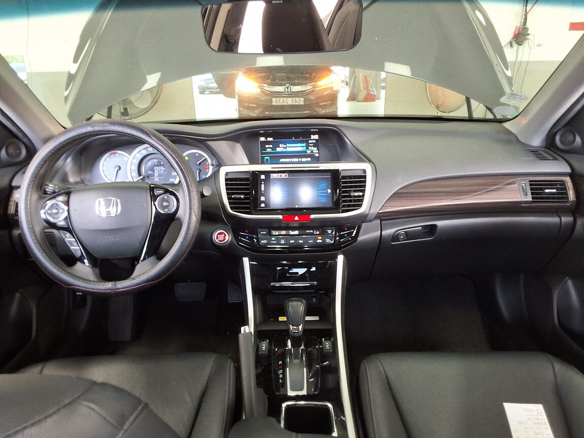 HONDA ACCORD (9TH GEN) 2.4 EX-L 2017 - zdjęcie 11