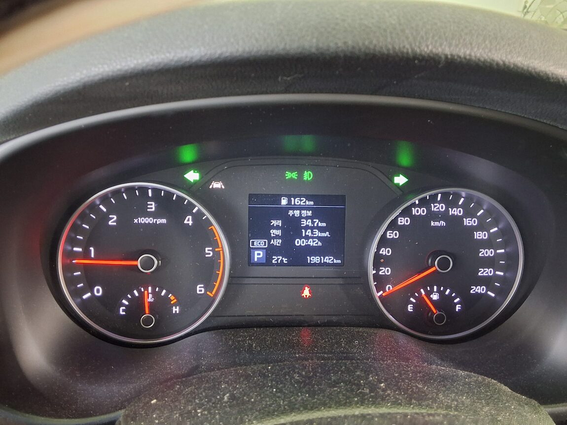 KIA SPORTAGE THE BOLD R2.0 DIESEL 2WD PRESTIGE 2020 - zdjęcie 9