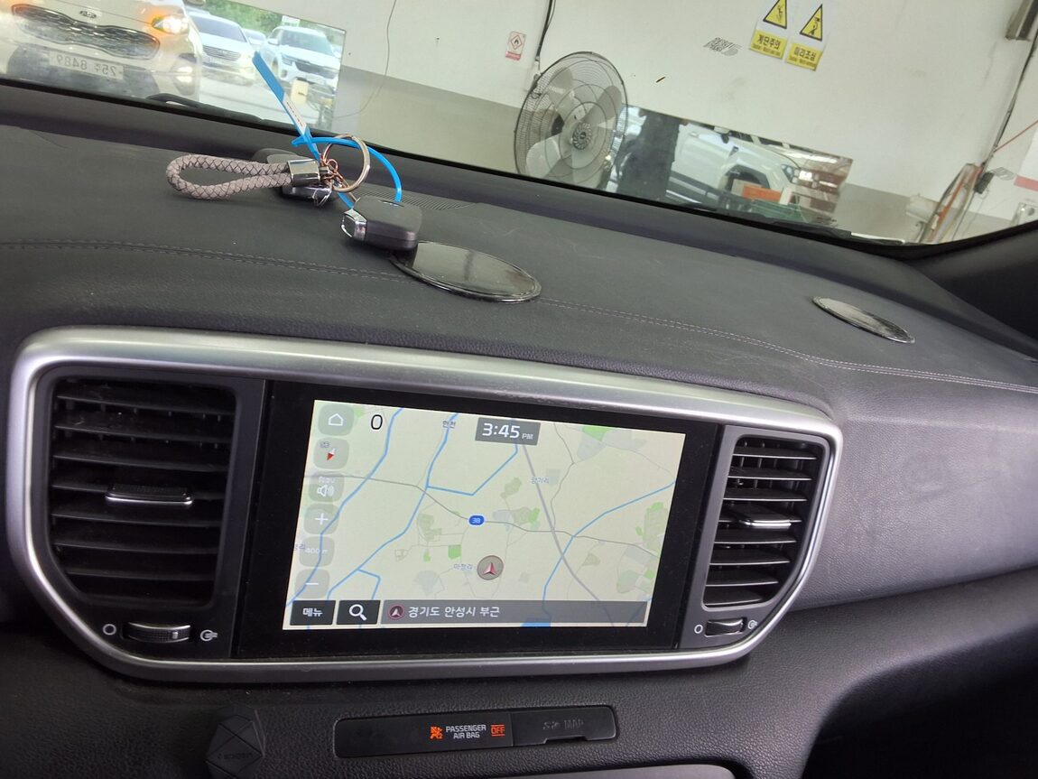 KIA SPORTAGE THE BOLD R2.0 DIESEL 2WD PRESTIGE 2020 - zdjęcie 17