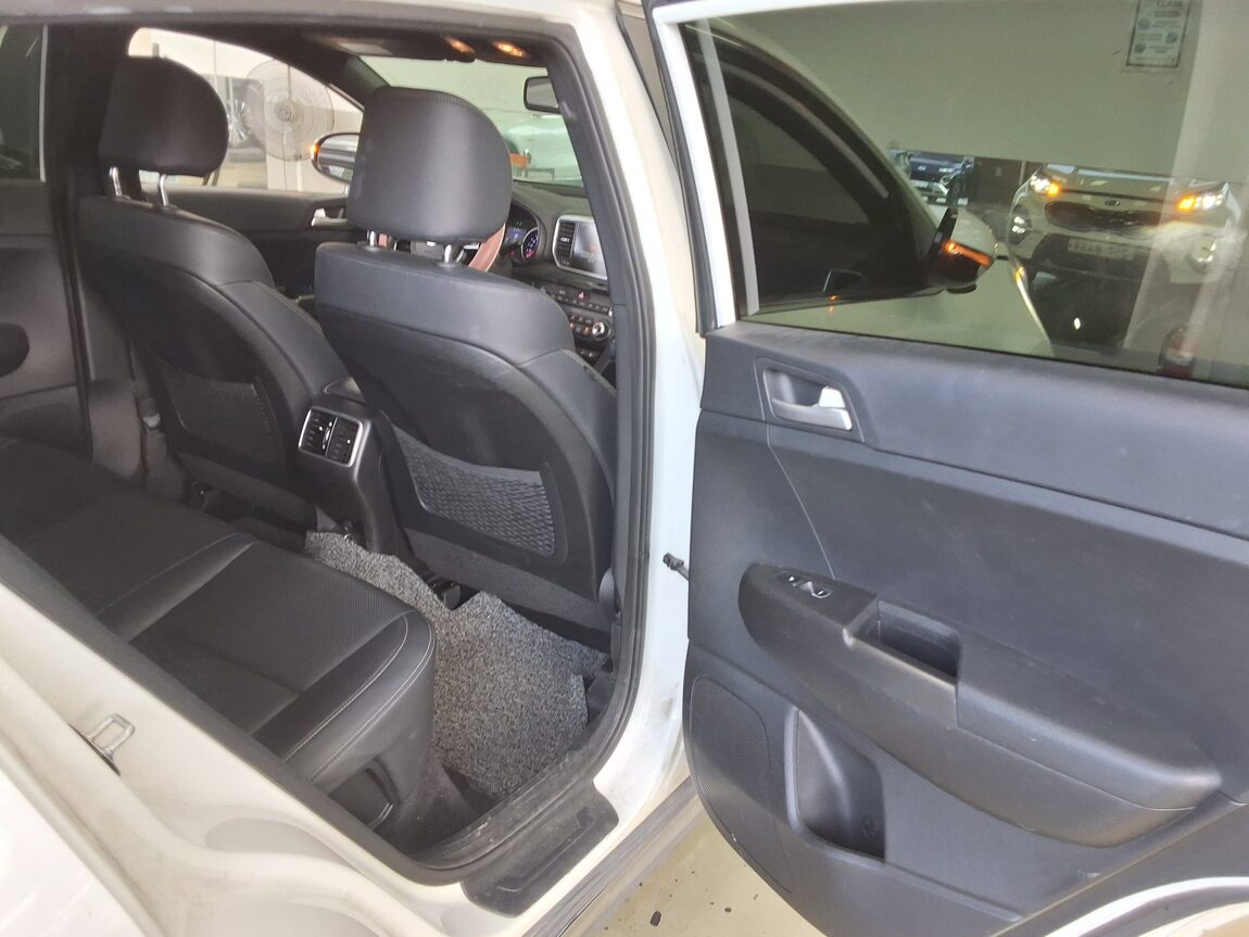KIA SPORTAGE THE BOLD R2.0 DIESEL 2WD PRESTIGE 2020 - zdjęcie 13