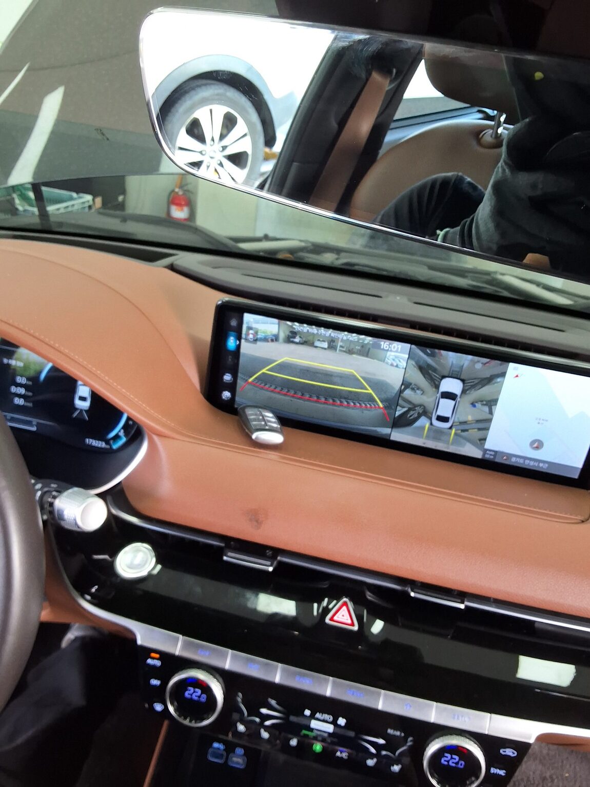 GENESIS THE ALL NEW G80 GASOLINE 2.5 AWD BASE MODEL 2022 - zdjęcie 17
