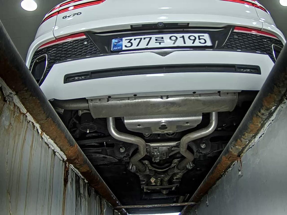 GENESIS GV70 2.5T 2WD BASE MODEL 2023 - zdjęcie 8