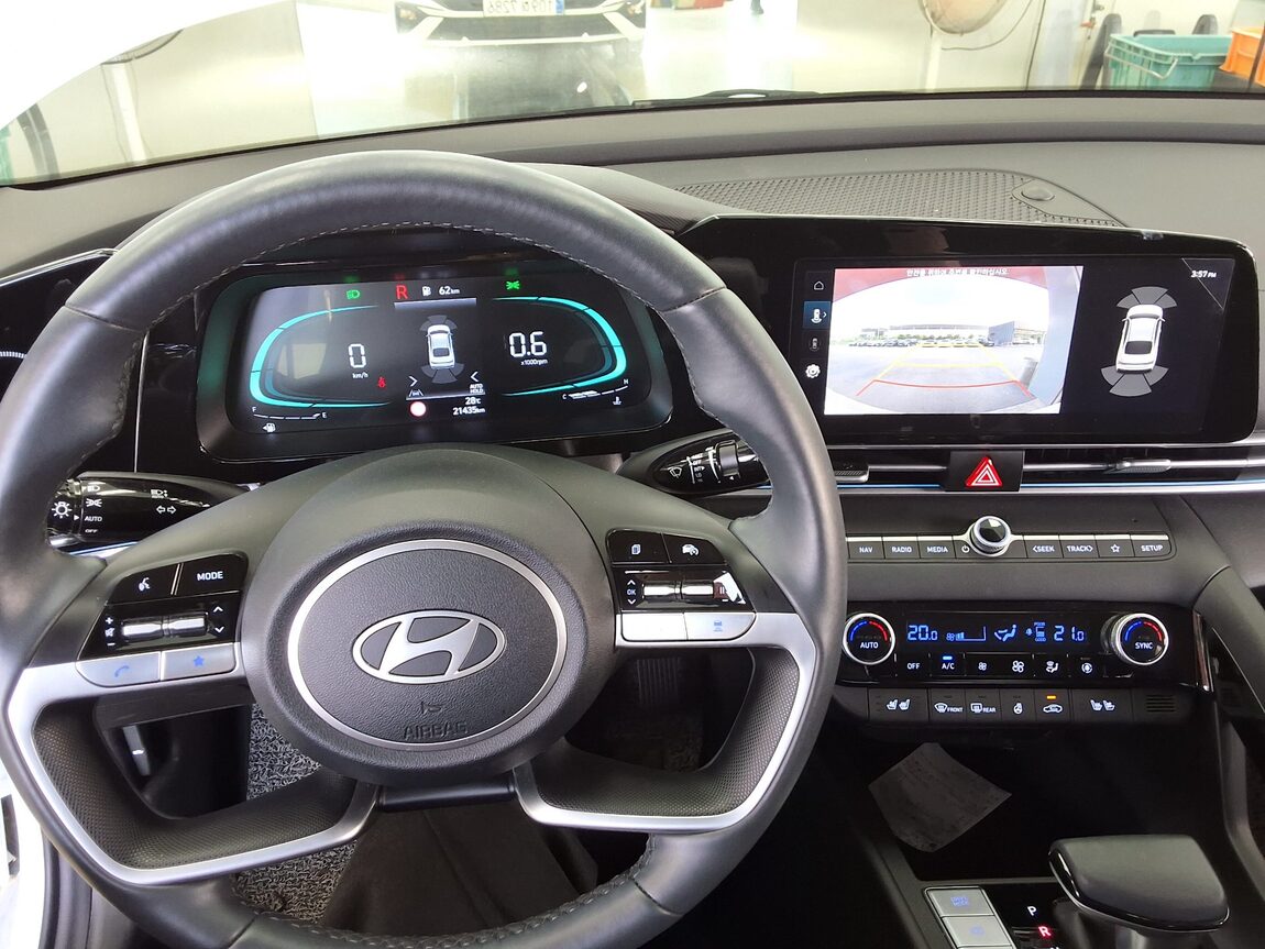 HYUNDAI THE NEW AVANTE (CN7) GASOLINE 1.6 MODERN 2024 - zdjęcie 17