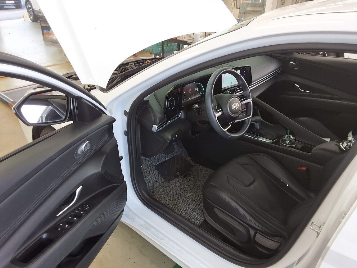 HYUNDAI THE NEW AVANTE (CN7) GASOLINE 1.6 MODERN 2024 - zdjęcie 10