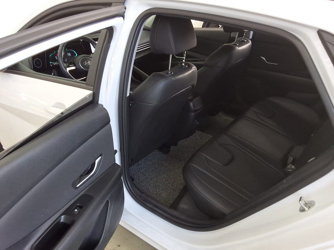 HYUNDAI THE NEW AVANTE (CN7) GASOLINE 1.6 MODERN 2024 - zdjęcie 12