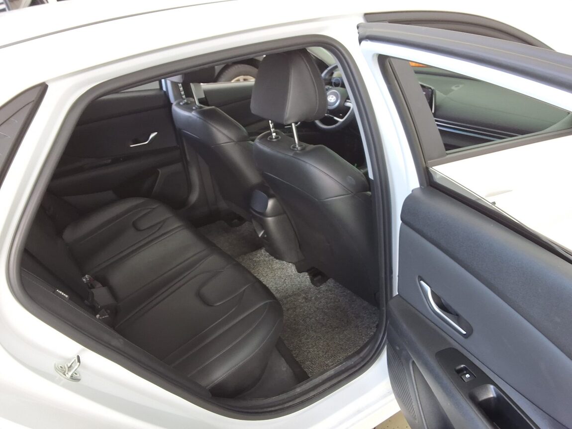 HYUNDAI THE NEW AVANTE (CN7) GASOLINE 1.6 MODERN 2024 - zdjęcie 13