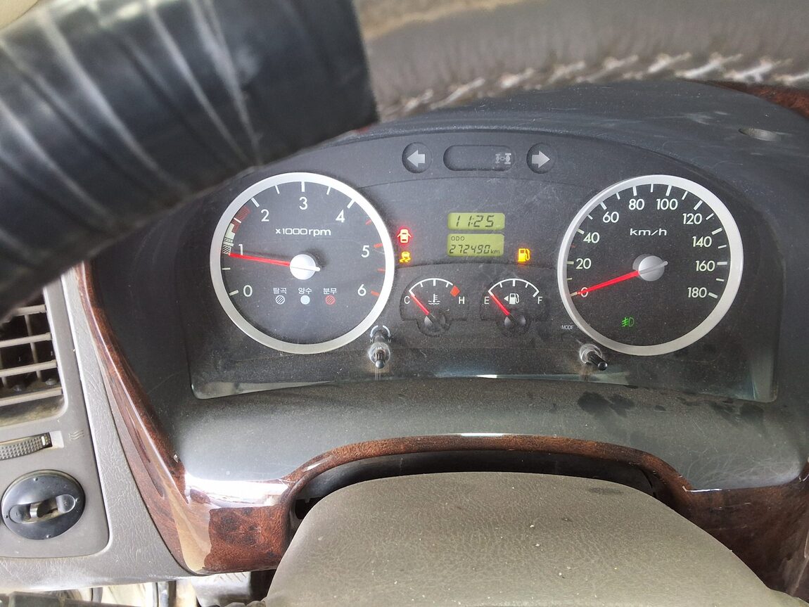 HYUNDAI PORTER II CRDi 4WD DOUBLE CAB LONG WHEELBASE GOLD 2016 - zdjęcie 9