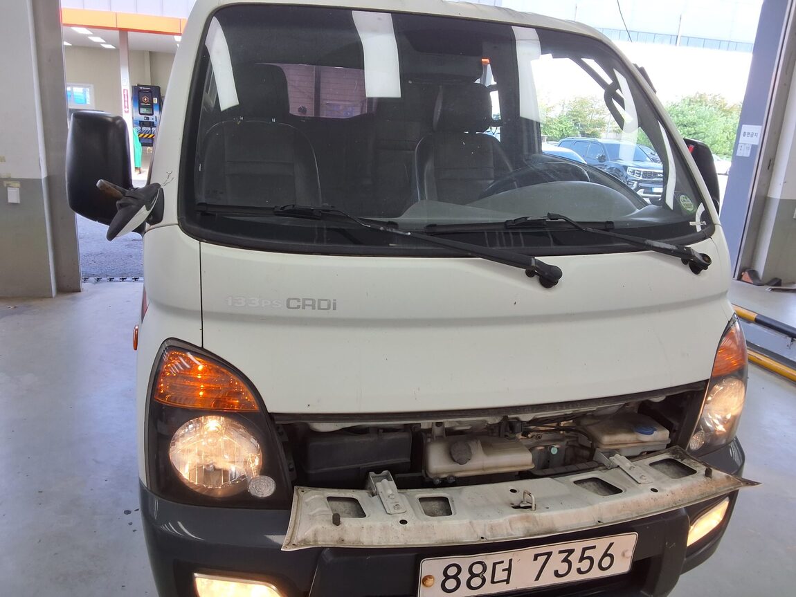 HYUNDAI PORTER II CRDi 4WD DOUBLE CAB LONG WHEELBASE GOLD 2016 - zdjęcie 19